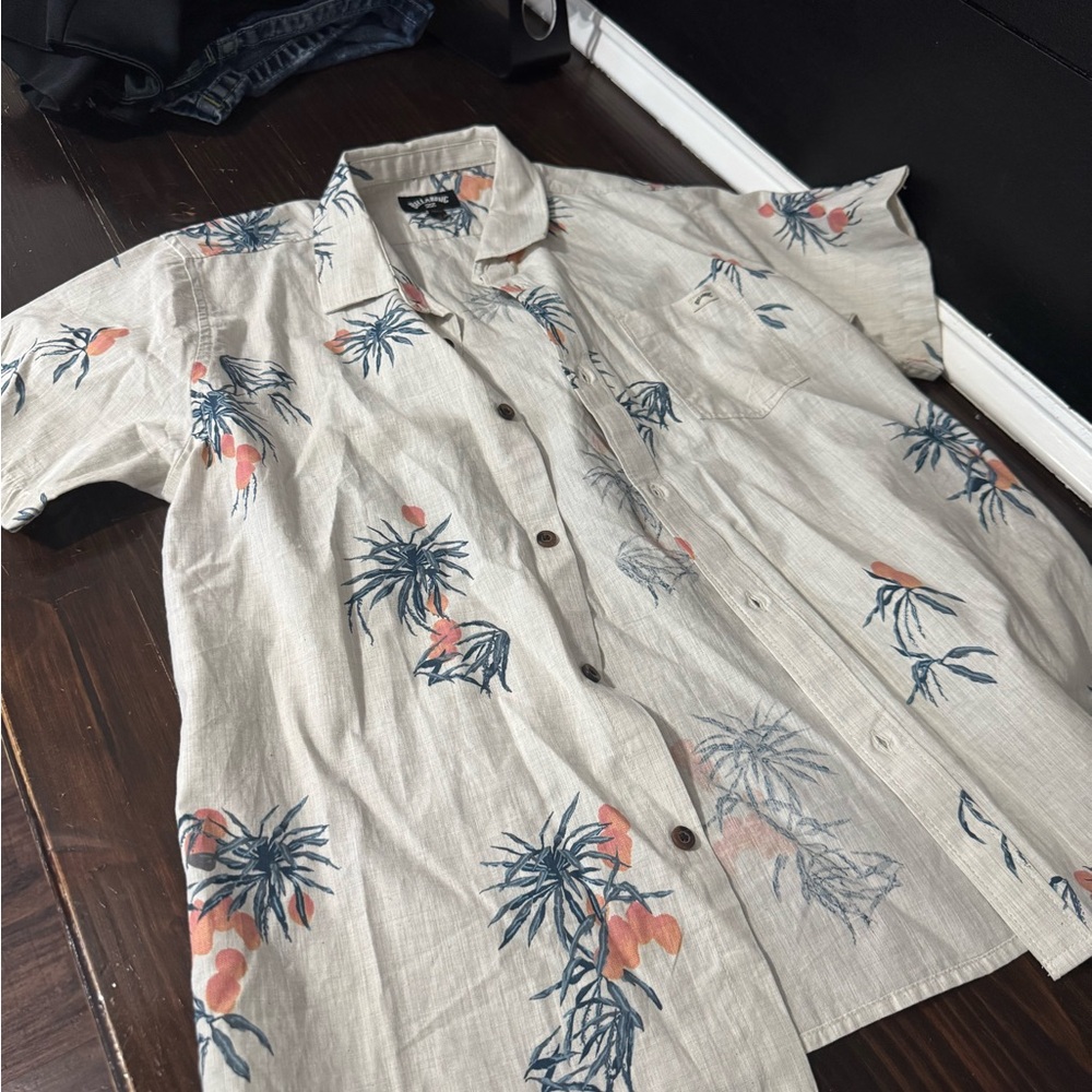 Billabong Beige Floral Boys Button Down Shirt Sz L NWOT